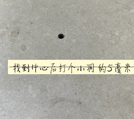 赤坎瓷砖空鼓维修公司专业解答在瓷砖铺贴过程中，如果砂料搅拌不均匀，将会带来以下问题
